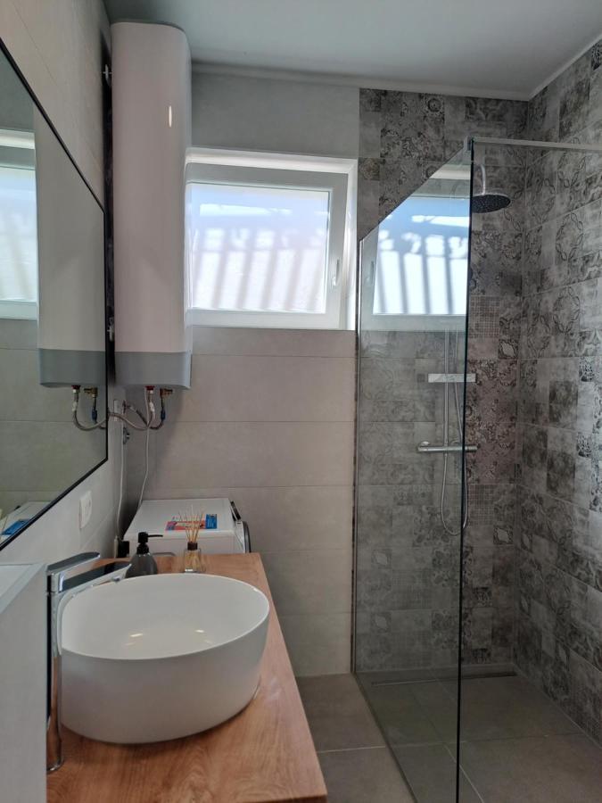 Apartman Borna Vrbnik  Exterior foto